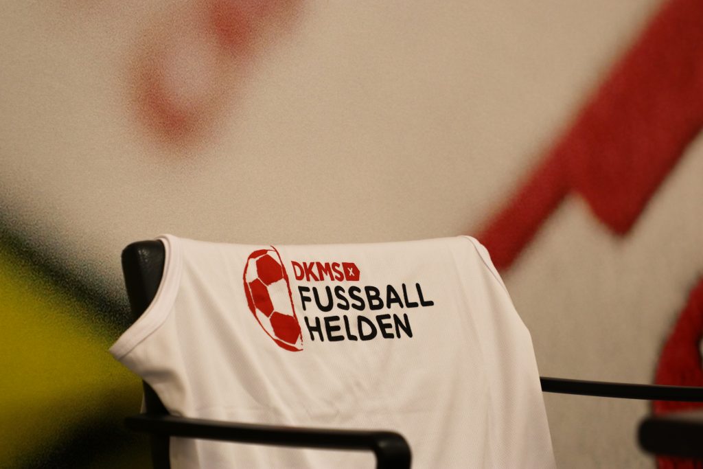 Fußballhelden Shirt VfB Stuttgart und DKMS gemeinsam gegen Blutkrebs