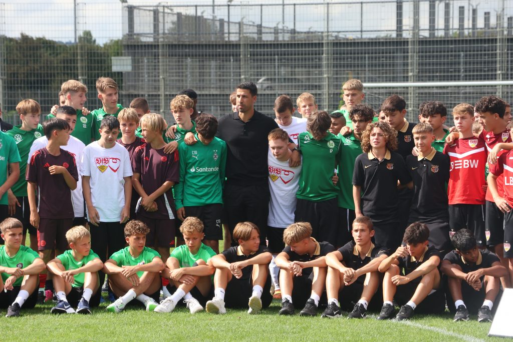 Gruppenfoto mit VfB-Legende Sami Khedira