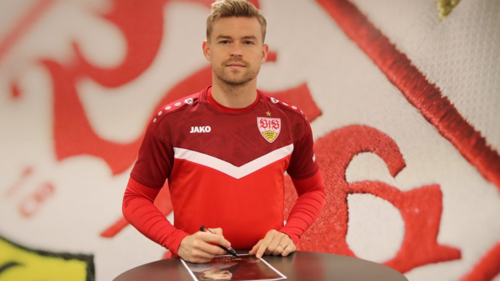 Maxi Mittelstädt unterschreibt sein Spieler-Print